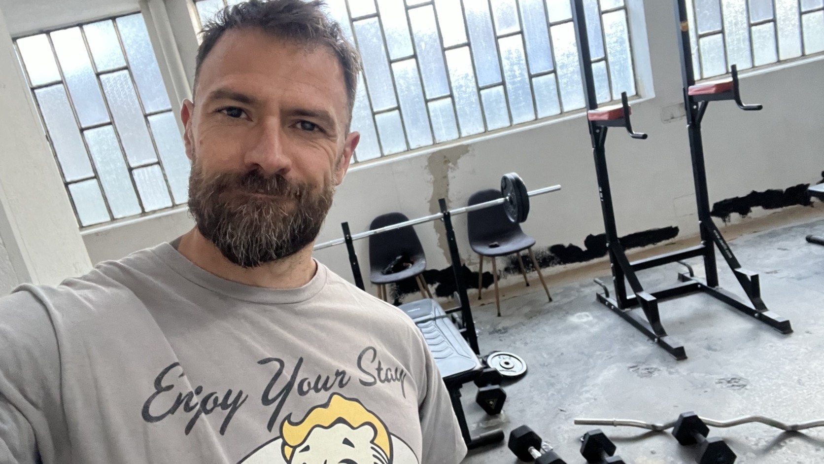 Tommi nella sua palestra domestica Vault 101 dopo l’allenamento di forza del 24 ottobre